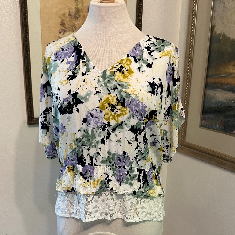 Yak & Yeti Floral V-Neck Lace Hem Blouse - White Multi Size L/XL